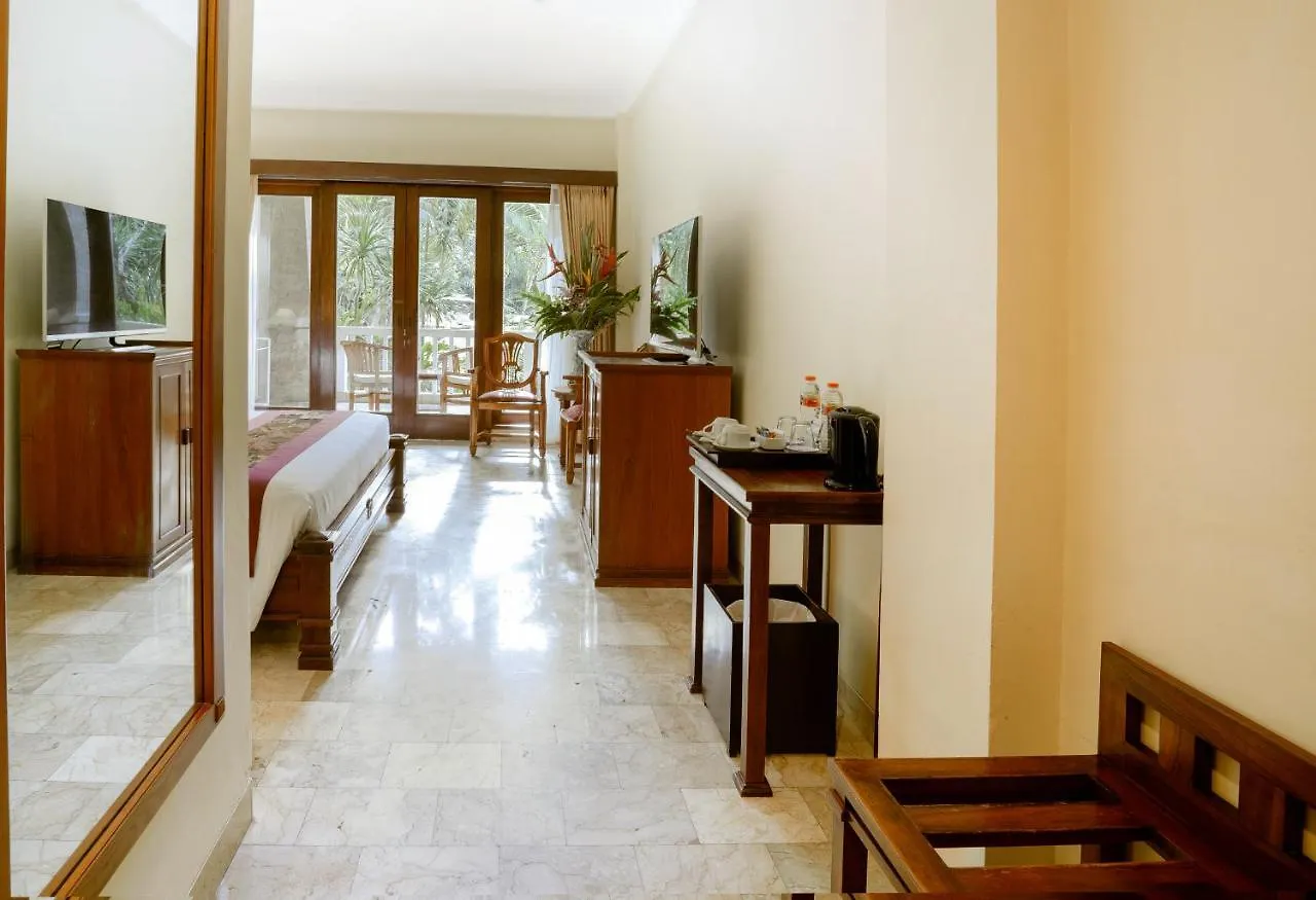 Hotel Kumala Pantai Legian 3*,